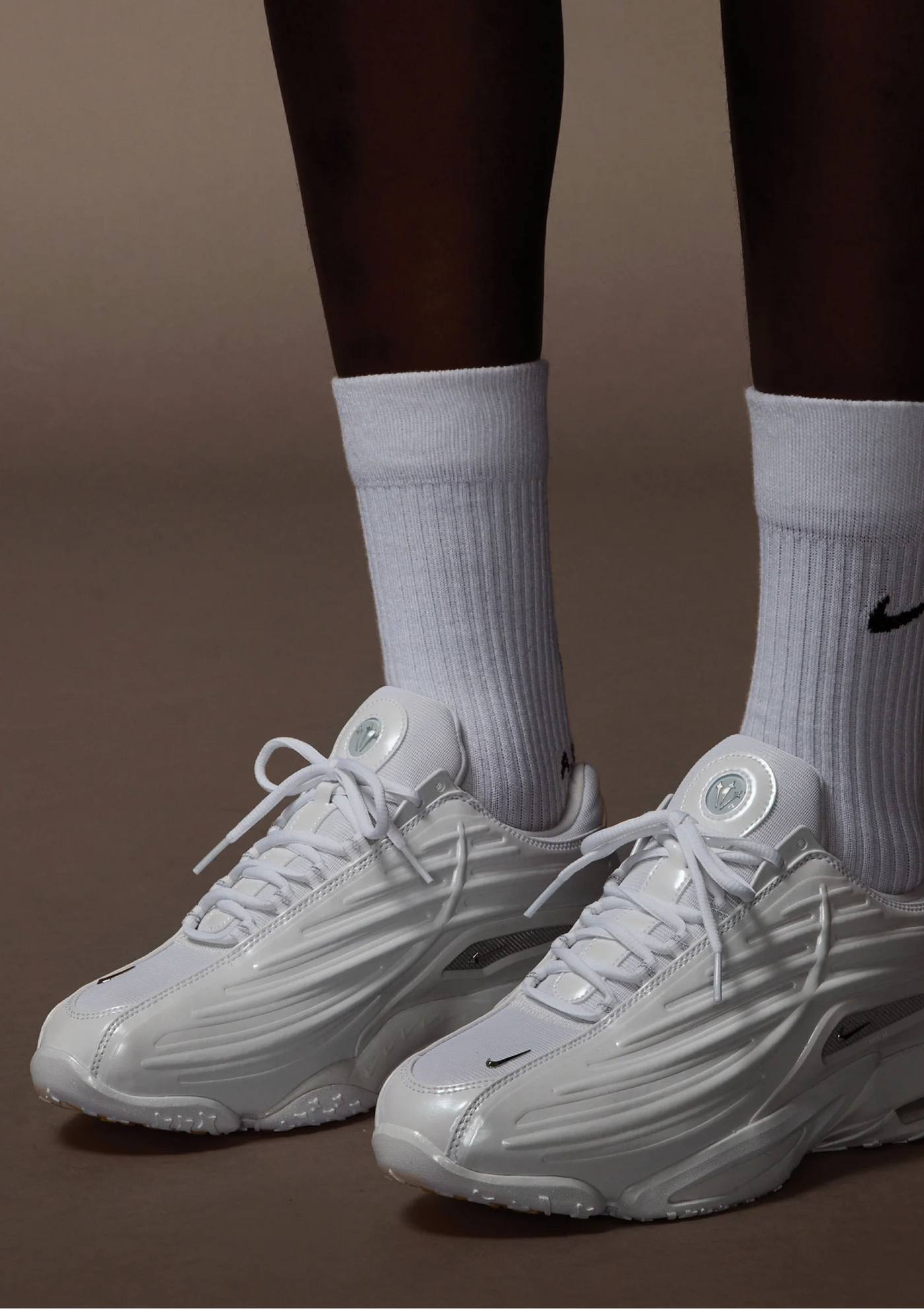 Hot "2" Sneaker