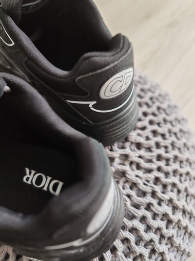 "B30" Sneaker