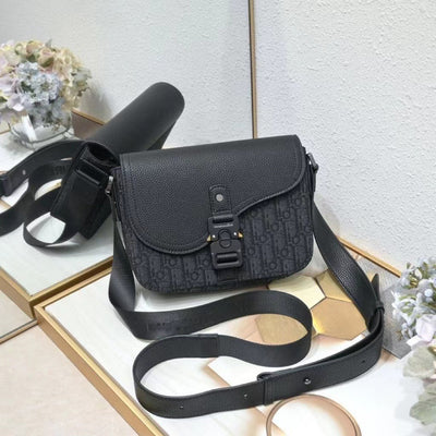 "Diva" Pouch