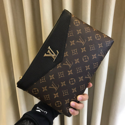 "Lou" Daily Pouch