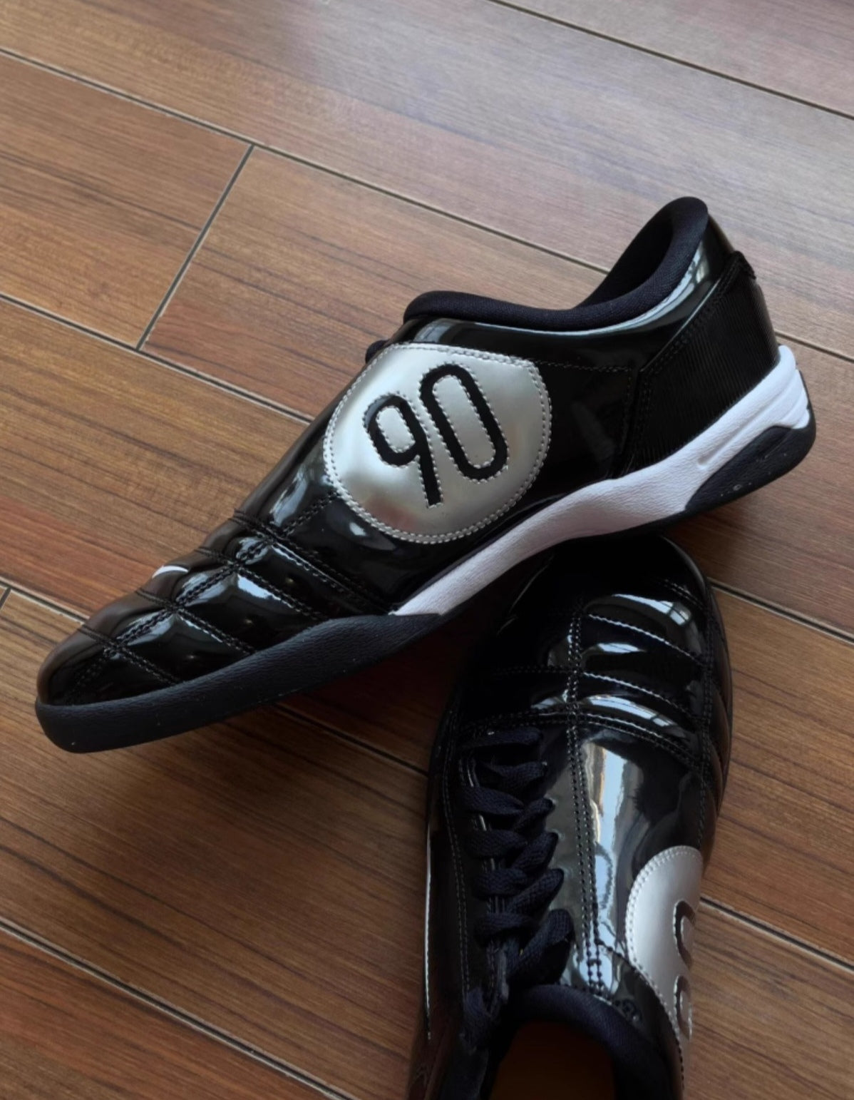 "LAVIVE Classics" "T90" Soccer Shoe