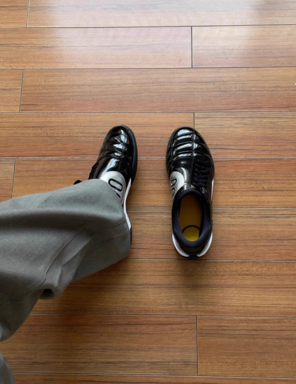 "LAVIVE Classics" "T90" Soccer Shoe