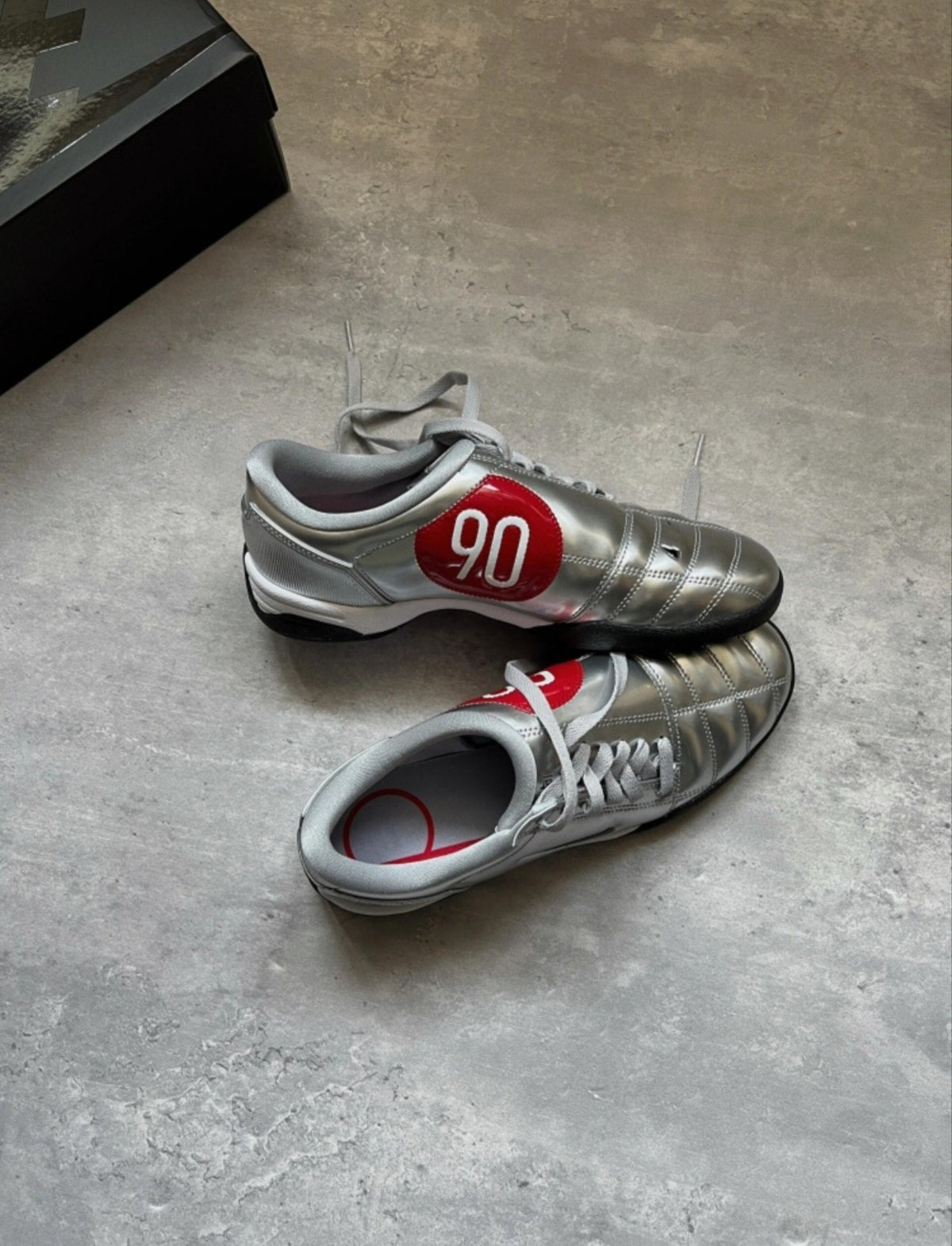 "LAVIVE Classics" "T90" Soccer Shoe