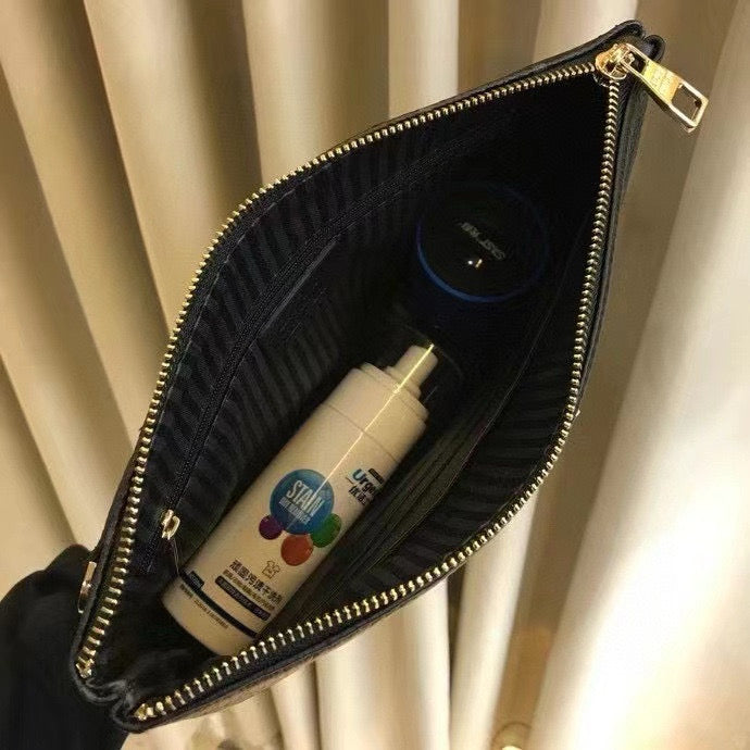 "Lou" Daily Pouch
