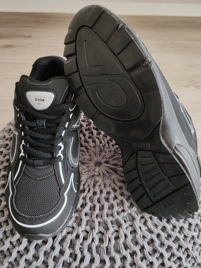 "B30" Sneaker